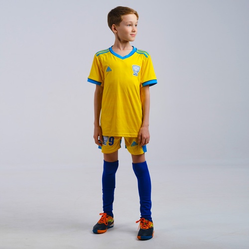 Купить футбольную форму, щетки, рюкзак детский